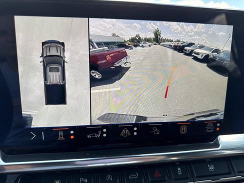 Used 2025 Chevrolet Silverado 1500 High Country AWD/4WD image 28