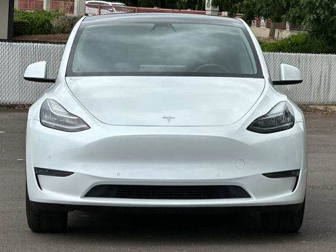 Used 2021 Tesla Model Y Long Range AWD/4WD image 10