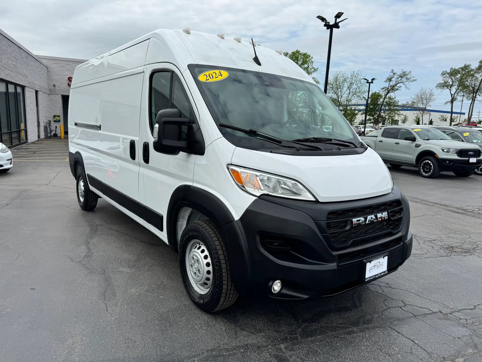 Used 2024 RAM ProMaster 2500 w/ Convenience Group FWD image 7