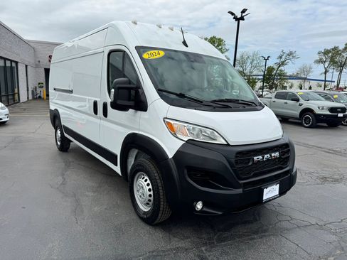 Used 2024 RAM ProMaster 2500 w/ Convenience Group FWD image 7