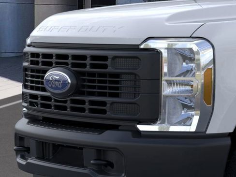 New 2026 Ford F250 XL w/ F-250 >10K GVWR Package image 17