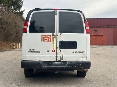 Used 2006 Chevrolet Express 3500 image 4