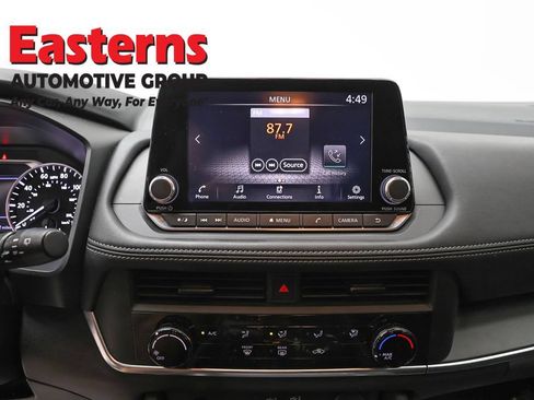 Used 2024 Nissan Rogue S AWD/4WD image 12