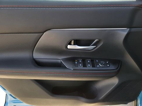 New 2026 Nissan Kicks SR w/ Cold Weather Package FWD image 17