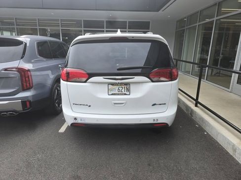 Used 2020 Chrysler Pacifica Limited w/ Quick Oder Package 2EV RED-S image 4