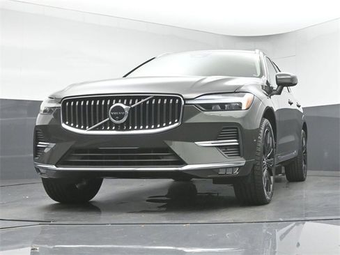 Used 2022 Volvo XC60 B6 Inscription w/ Advanced Package image 39