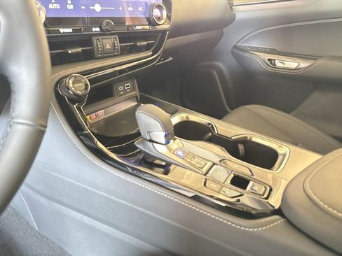 Certified 2026 Lexus NX 350h AWD w/ Accessory Package (K3) image 18