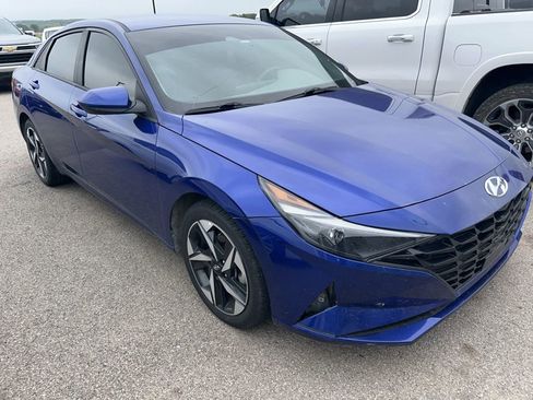 Used 2023 Hyundai Elantra SEL w/ Convenience Package FWD image 3