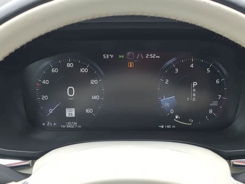 Used 2019 Volvo XC60 T6 Momentum w/ Multimedia Package AWD/4WD image 32