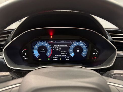 Used 2025 Audi Q3 2.0T Premium image 21