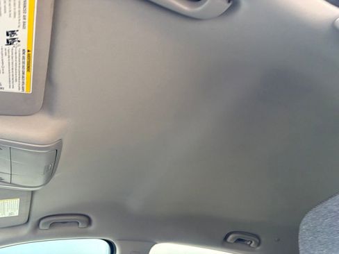 Used 2023 Chevrolet Equinox LT FWD image 31