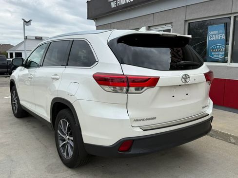 Used 2019 Toyota Highlander XLE image 4