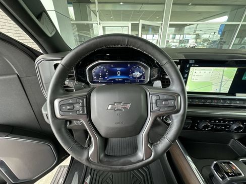 Used 2025 Chevrolet Silverado 1500 High Country w/ Midnight Edition AWD/4WD image 12