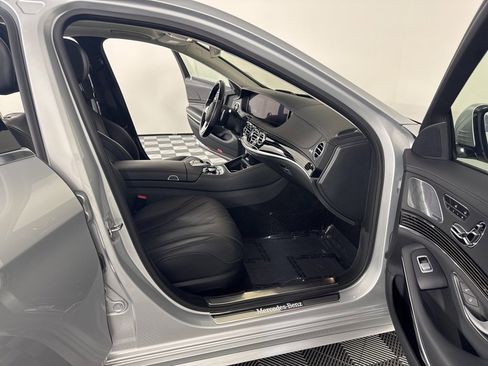 Used 2020 Mercedes-Benz S 560 4MATIC Sedan image 16