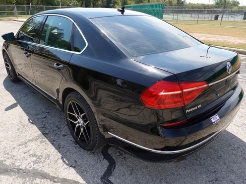 Used 2016 Volkswagen Passat 1.8T SE FWD image 5