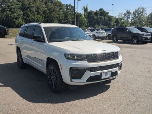 New 2026 Jeep Grand Cherokee L Limited AWD/4WD image 7