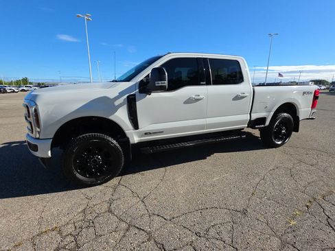 Used 2025 Ford F250 Lariat w/ Black Appearance Package AWD/4WD image 16