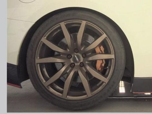 Used 2015 Nissan GT-R Premium AWD/4WD image 9
