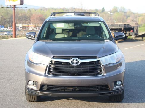 Used 2016 Toyota Highlander Limited image 2
