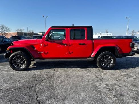 Used 2020 Jeep Gladiator Overland image 2