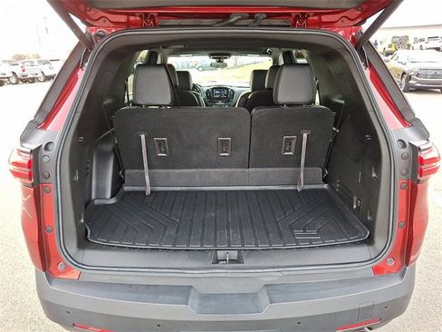 Used 2023 Chevrolet Traverse LT image 24