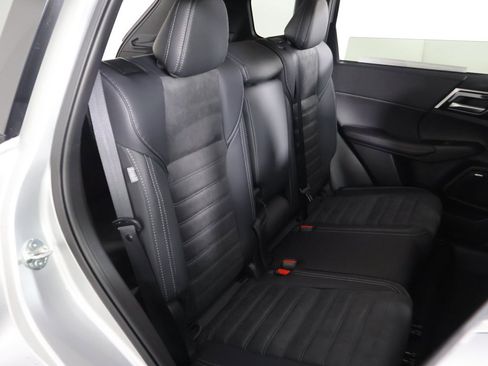 New 2026 Mitsubishi Outlander SE image 34