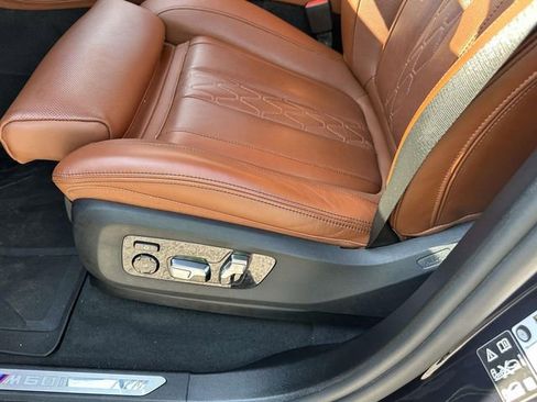 Certified 2025 BMW X7 M60i AWD/4WD image 29