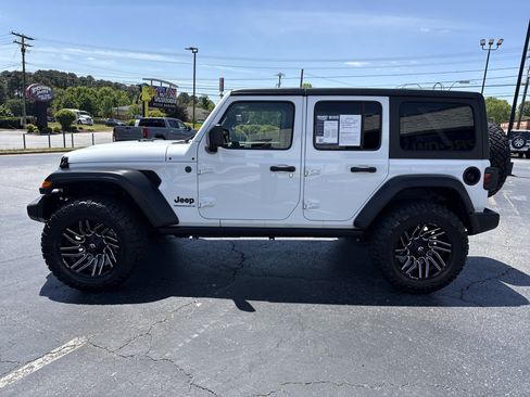 Used 2024 Jeep Wrangler Unlimited Sport AWD/4WD image 7