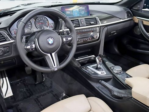 Used 2018 BMW M4 Convertible RWD image 15