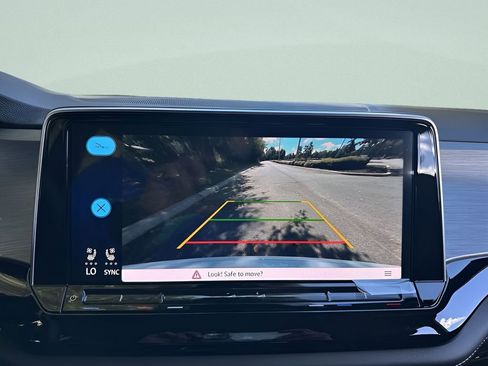 New 2026 Volkswagen Atlas Cross Sport SE image 17