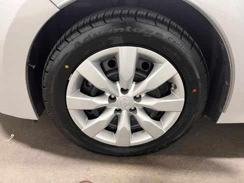 Used 2015 Toyota Corolla L image 27