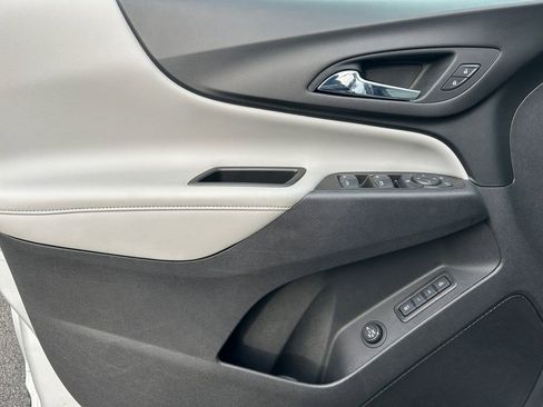 Used 2020 Chevrolet Equinox Premier image 22