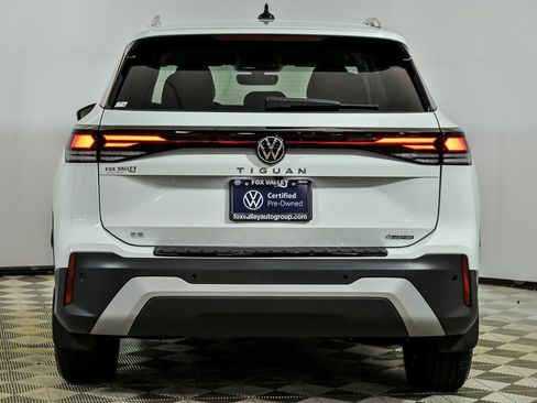 Used 2025 Volkswagen Tiguan SE AWD/4WD image 7