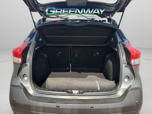 Used 2020 Nissan Kicks SV image 7