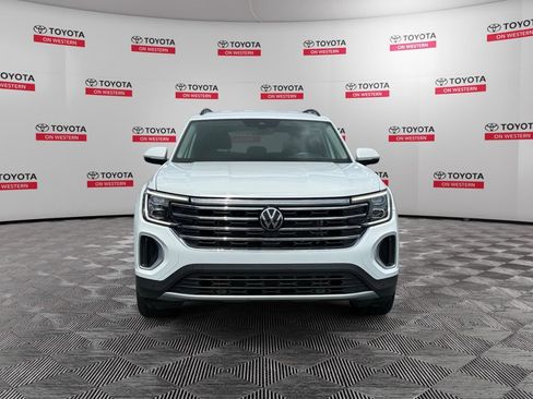 Used 2025 Volkswagen Atlas SE FWD image 2