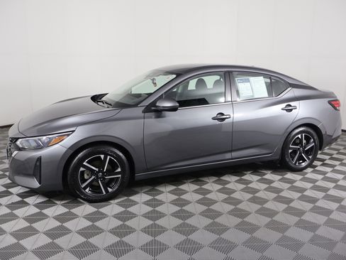Used 2024 Nissan Sentra SV image 9