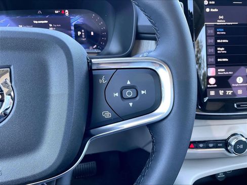 New 2026 Volvo XC40 B5 Plus w/ Protection Package Premier image 18