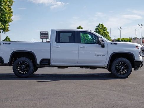 Used 2025 Chevrolet Silverado 3500 LT w/ Trail Boss Package AWD/4WD image 5