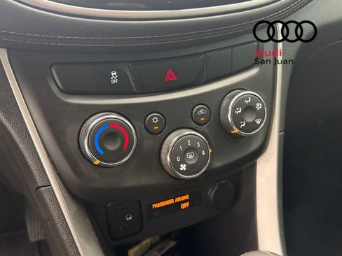 Used 2020 Chevrolet Trax LT w/ Driver Confidence Package FWD image 27