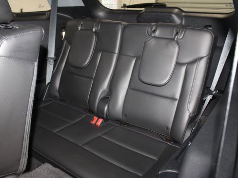 Used 2022 Ford Explorer XLT w/ Equipment Group 202A image 28