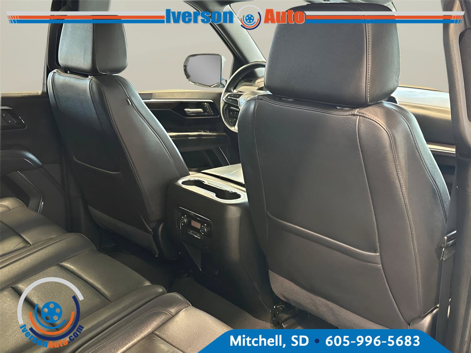 Used 2025 Chevrolet Suburban Z71 AWD/4WD image 34