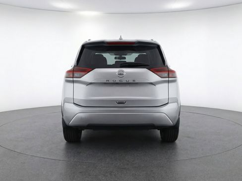Used 2025 Nissan Rogue SV image 7
