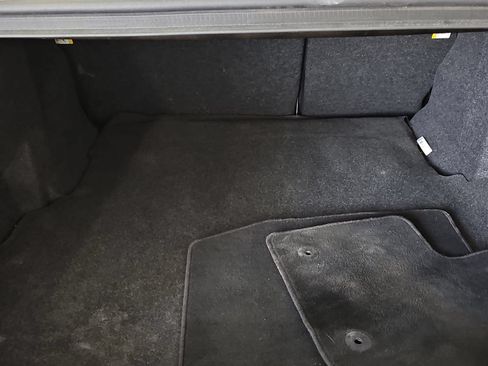 Used 2018 Ford Fusion SE w/ Equipment Group 201A FWD image 12