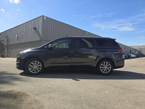 Used 2020 Kia Sedona EX FWD image 11