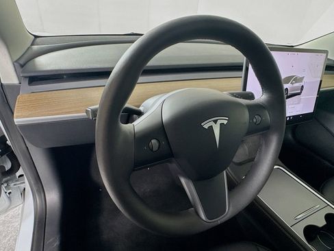 Used 2023 Tesla Model 3 Standard Range RWD image 11