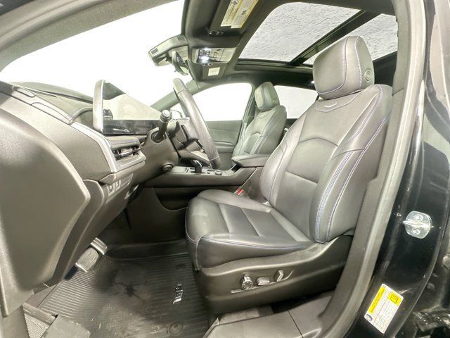 Used 2024 Cadillac XT4 Sport w/ Technology Package AWD/4WD image 4
