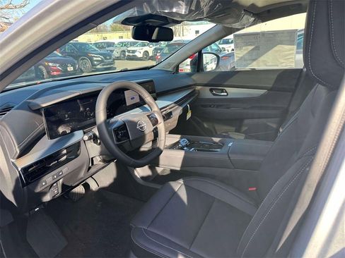 New 2025 Nissan Murano SL image 15