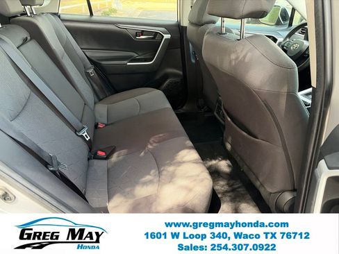 Used 2022 Toyota RAV4 XLE w/ Convenience Package FWD image 15