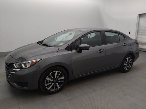 Used 2024 Nissan Versa SV FWD image 2