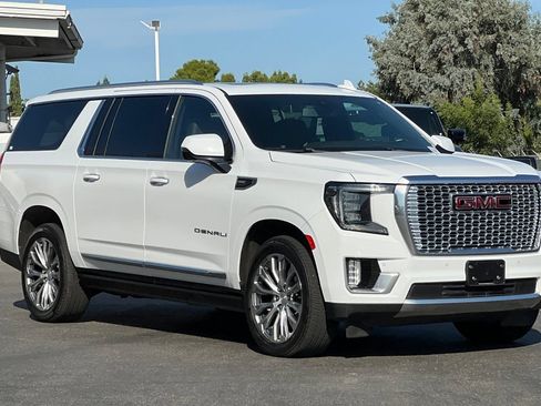Used 2022 GMC Yukon XL Denali w/ Max Trailering Package RWD image 2